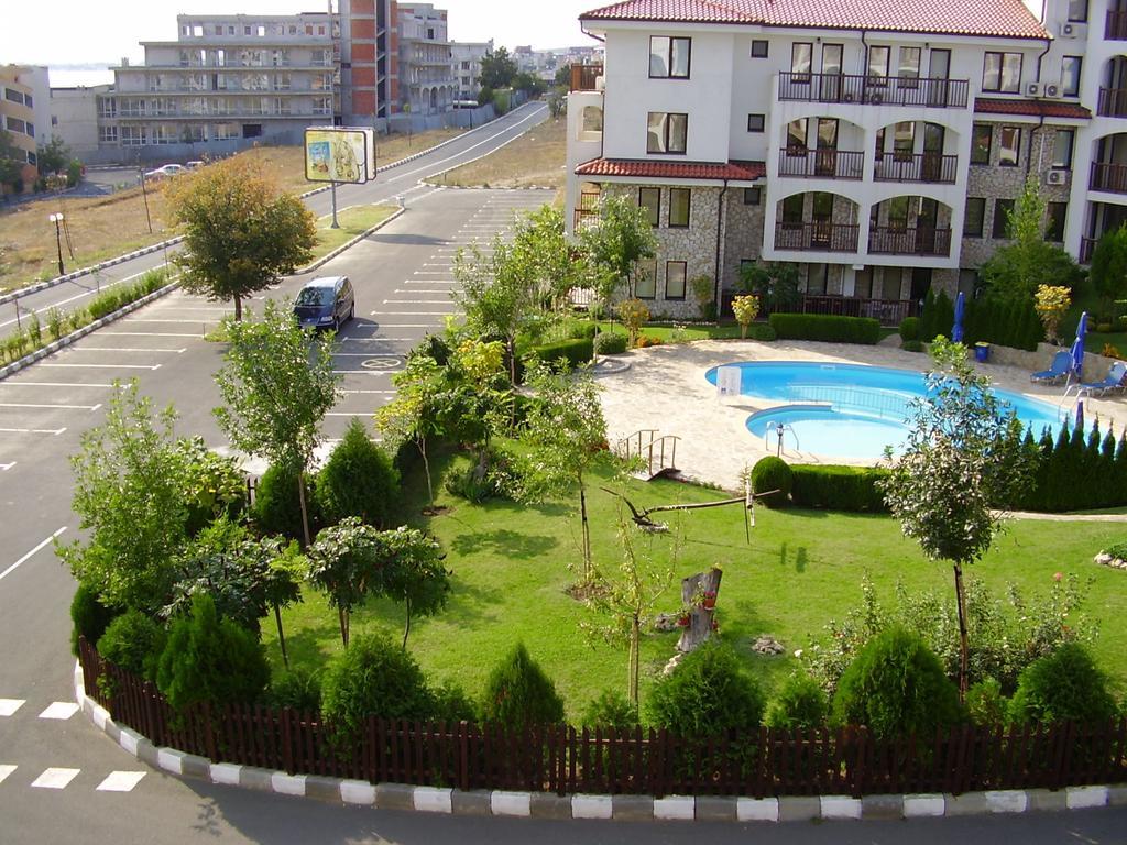 Delfin Apart Complex Sveti Vlas Exteriör bild